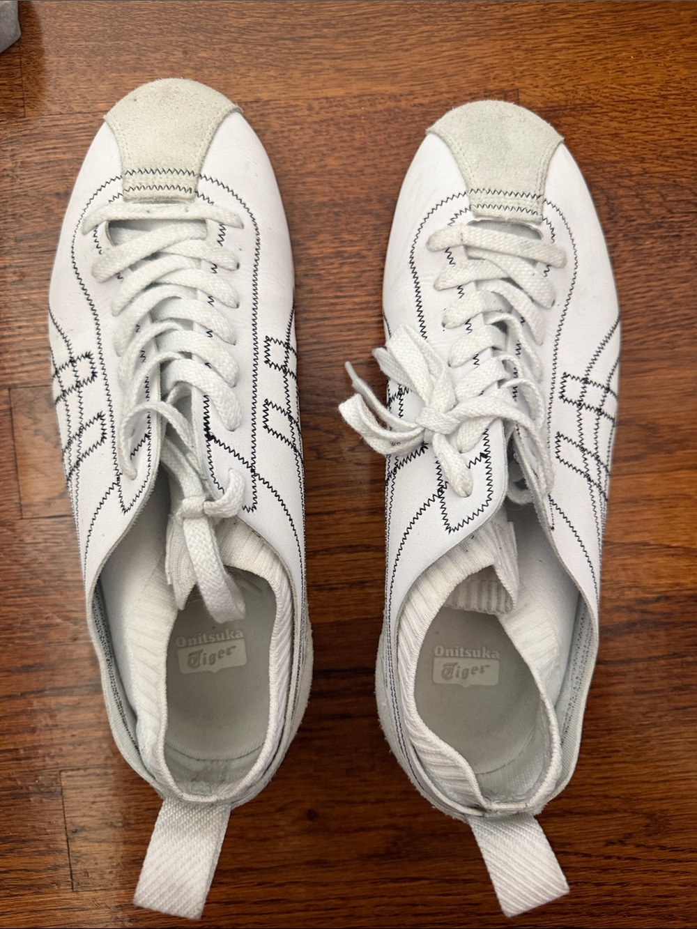 Onitsuka Tiger by Asics White Sneakers with Gray Suede Toe 41.5
